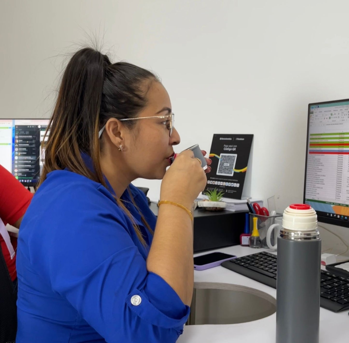 TERMO con 3 TAZAS🥤☕ Y 🎁GRATIS PLANCHA PARA CABELLO🎁